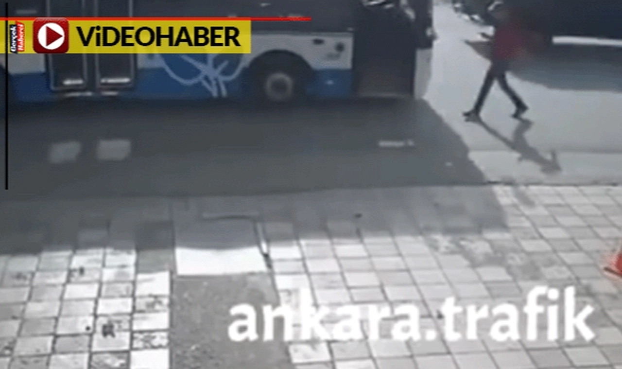 Ankara'da otobüs ile yaya kafa kafaya çarpıştı