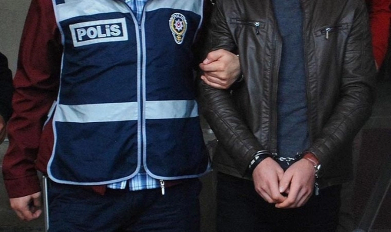 Antalya'da FETÖ operasyonu: 12 zanlı tutuklandı
