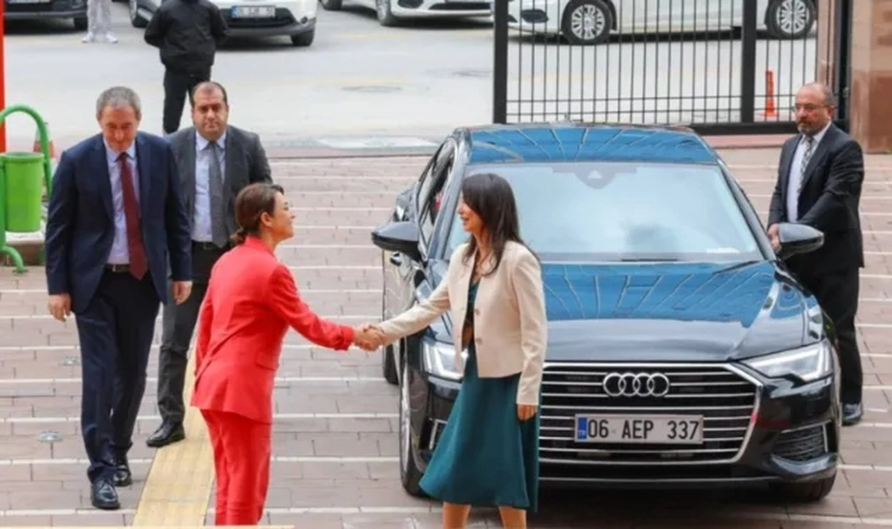 DEM Parti'den CHP'ye ziyaret