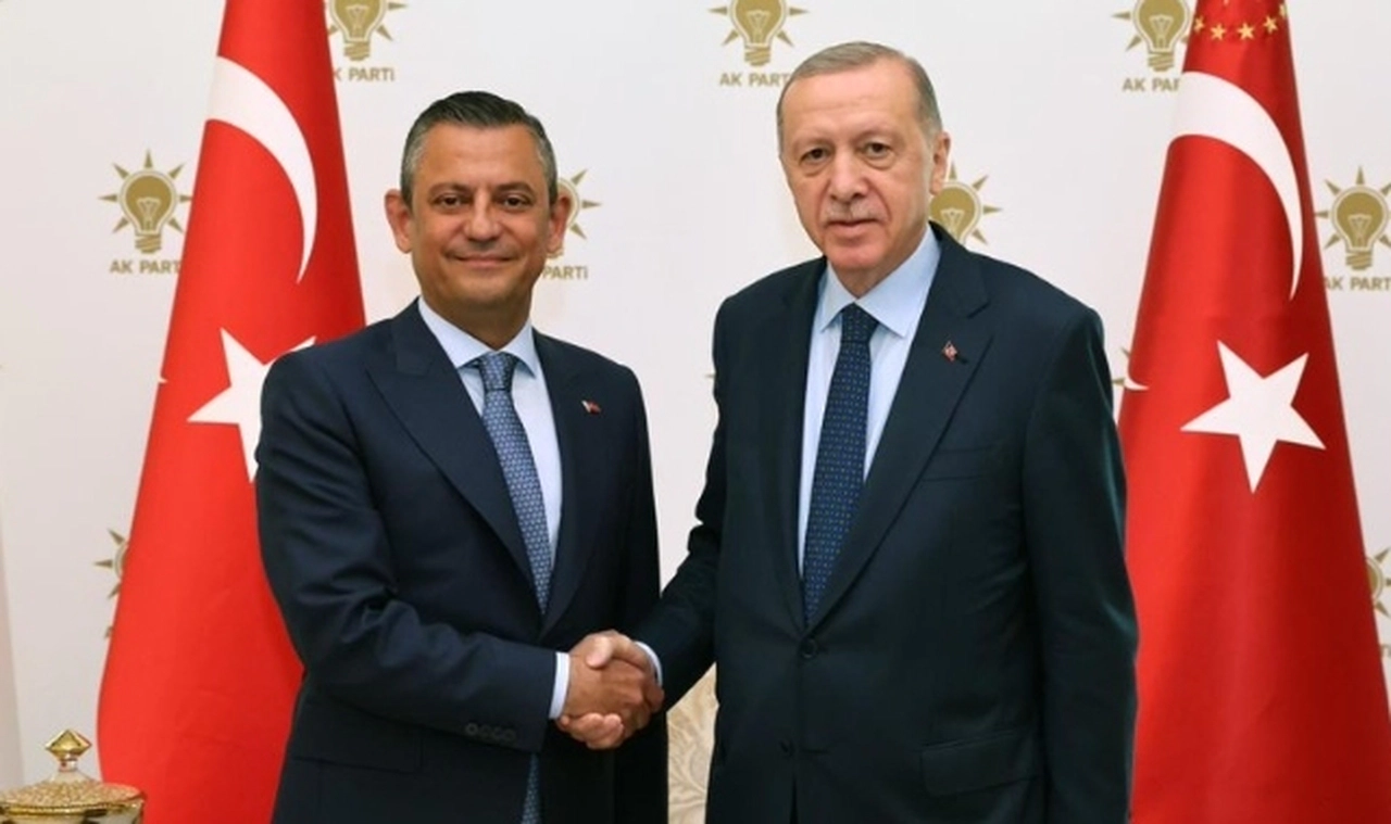 Erdoğan-Özel görüşmesinden detaylar sızdı: Özgür Özel "iyimserim" dedi, oturma düzenini eleştirdi