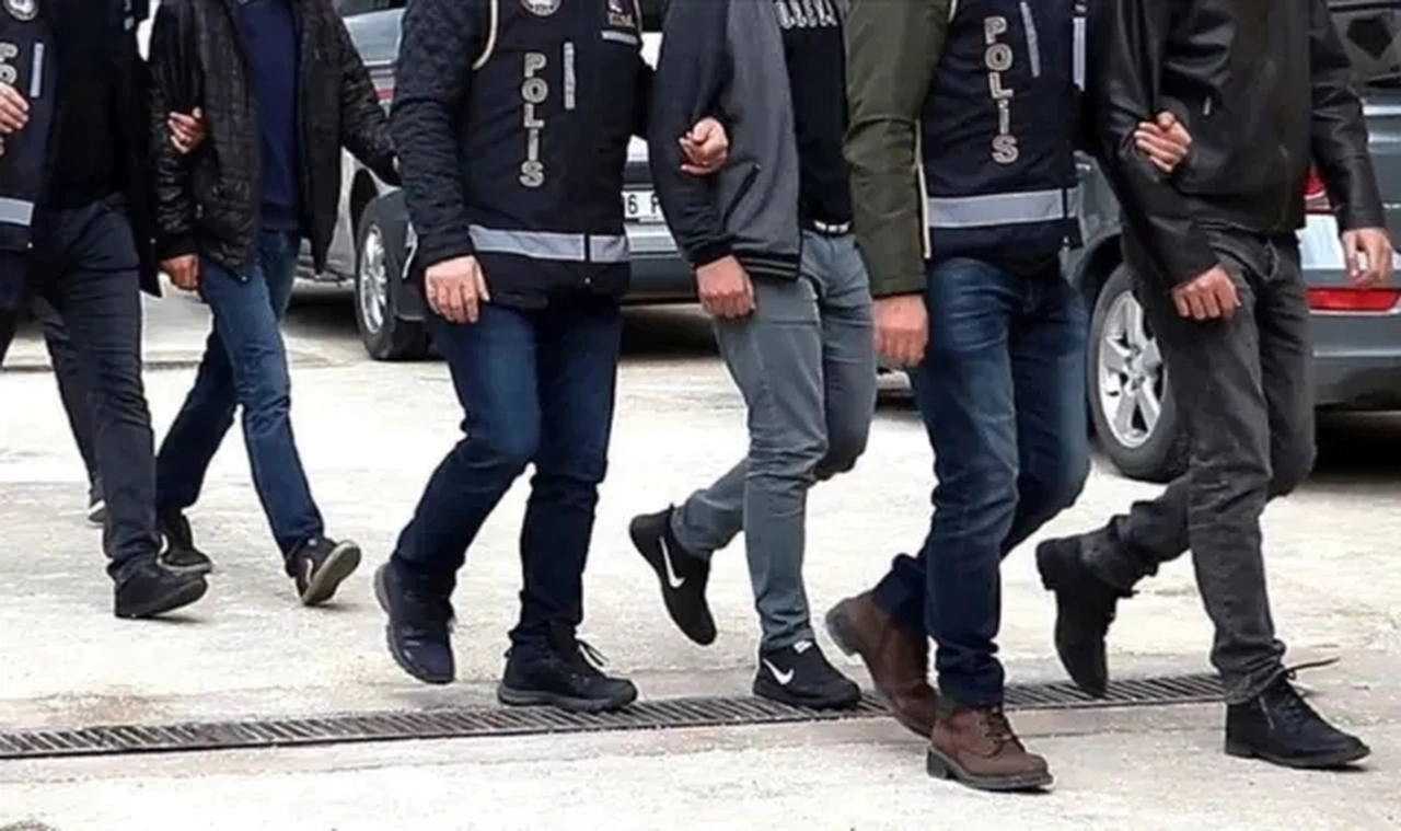 Kütahya'da büyücü operasyonu: 4 kişi gözaltına alındı