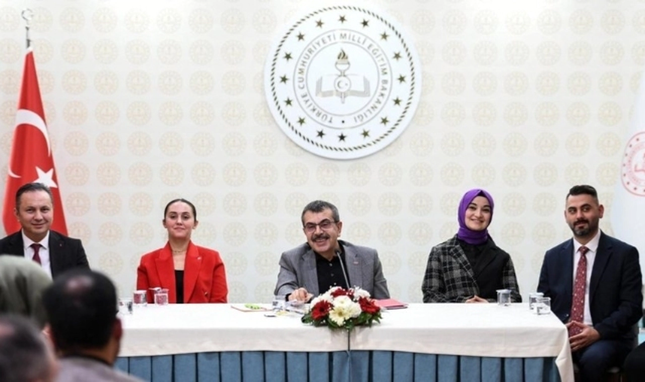 Milli Eğitim Bakanı Yusuf Tekin yeni müfredatı onayladı