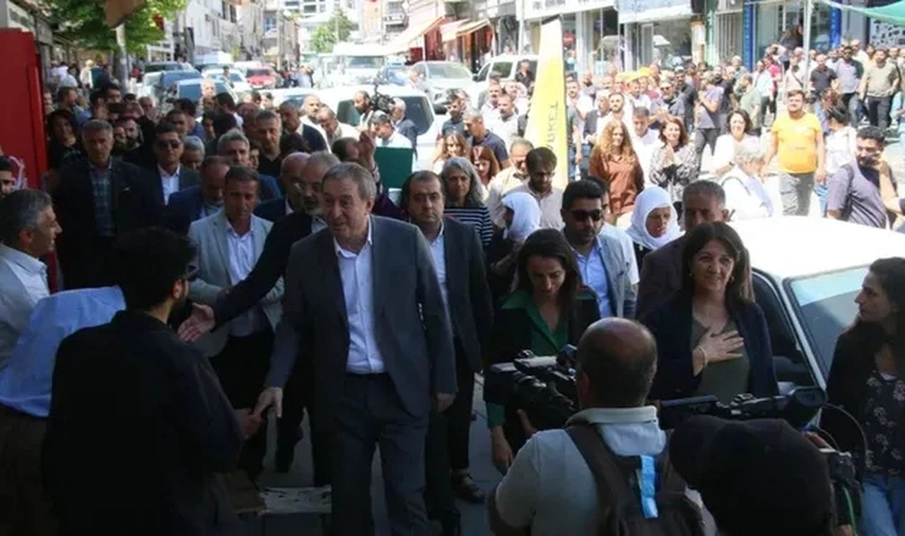 DEM Parti, İstanbul'dan Hakkari'ye yürüyecek