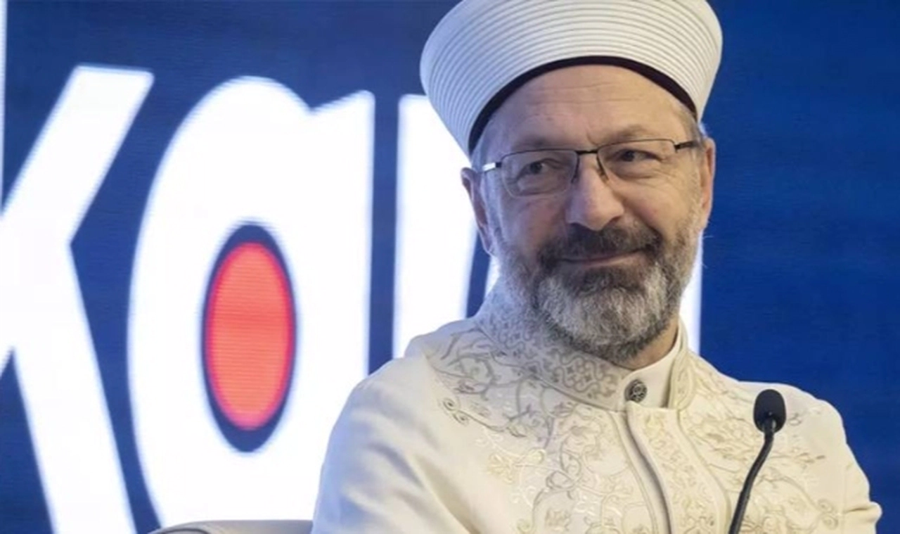 "Diyanet'in özel umre seyahati" iddiası meclis gündeminde; "Kamuda tasarruf tedbirlerinden muaf mısınız?"