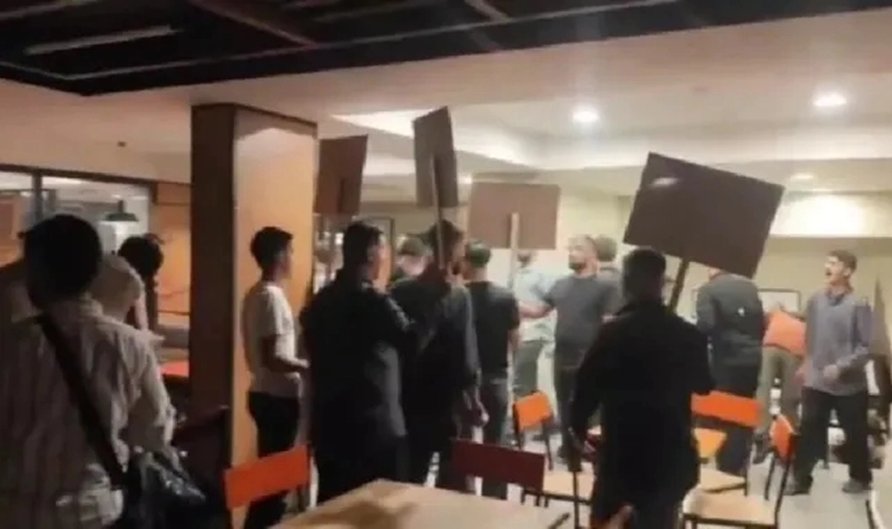 Diyarbakır'daki Burger King'e saldırılanların camide örgütlendikleri iddia edildi: "Polis müdahale etmedi"