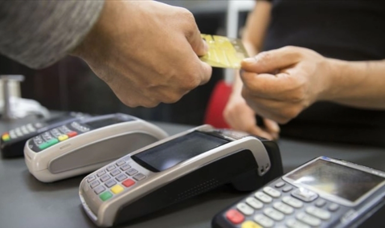 Kredi kartında 1 trilyon lira barajı aşıldı