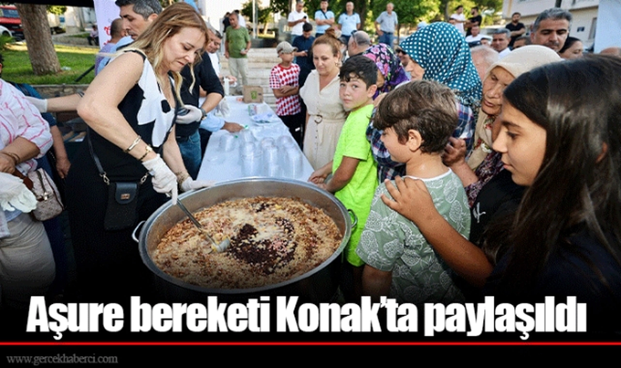 Aşure bereketi Konak’ta paylaşıldı