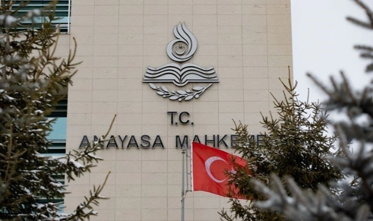 AYM'den 'kötü muamele yasağı' ihlali kararı: DEM Partili vekile 100 bin TL tazminat ödenecek