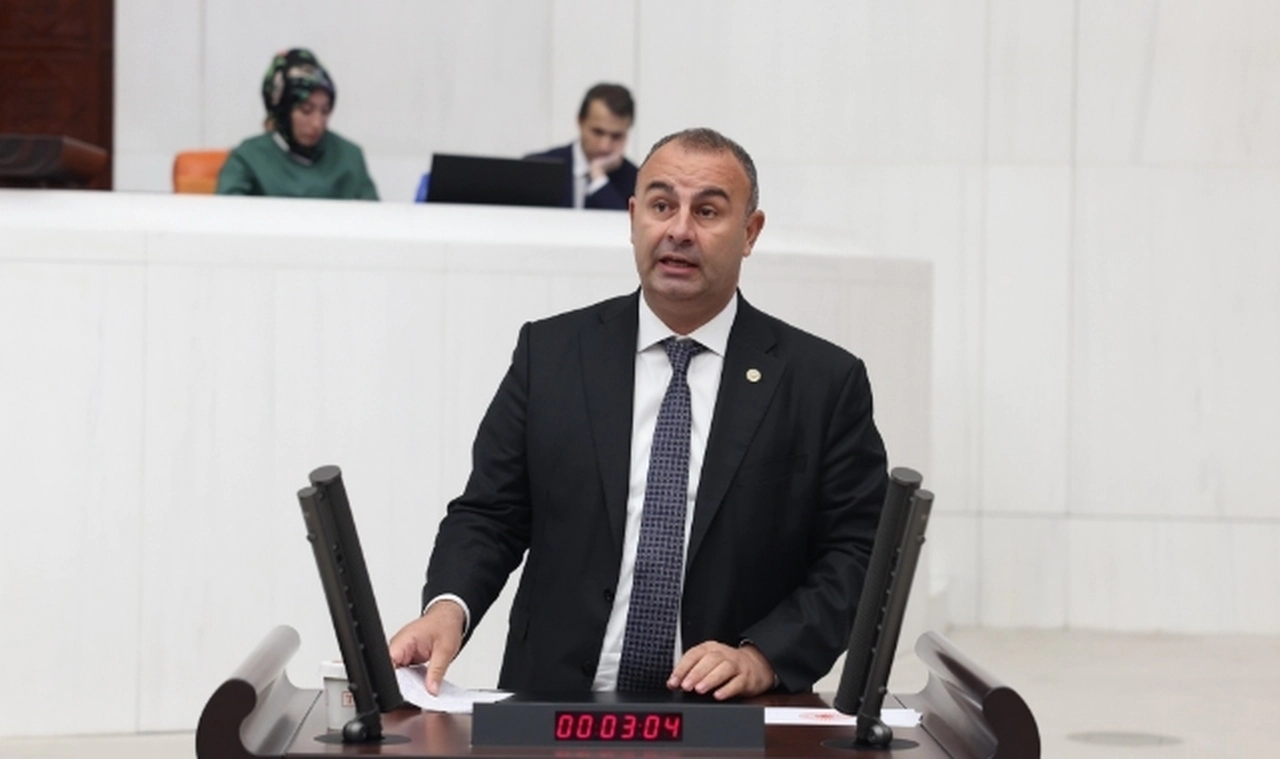 CHP’li Arslan’dan Osman Gökçek’e İzmir yanıtı: Baban neden görevden alındı?
