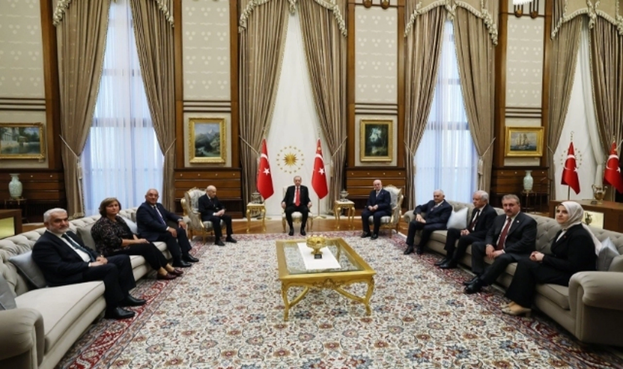 Erdoğan, MHP lideri Bahçeli ve bazı siyasetçileri kabul etti