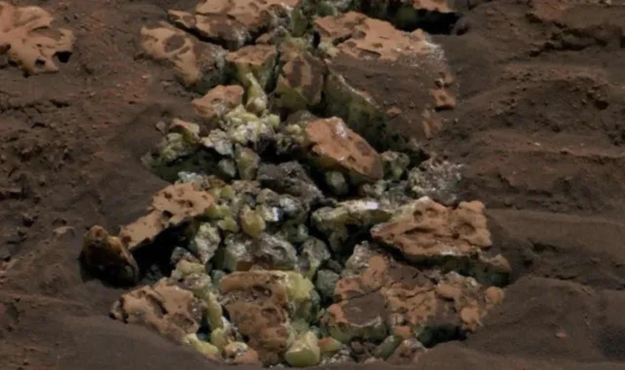 Kızıl Gezegen'de bir ilk: Mars’ta saf kükürt kristalleri bulundu