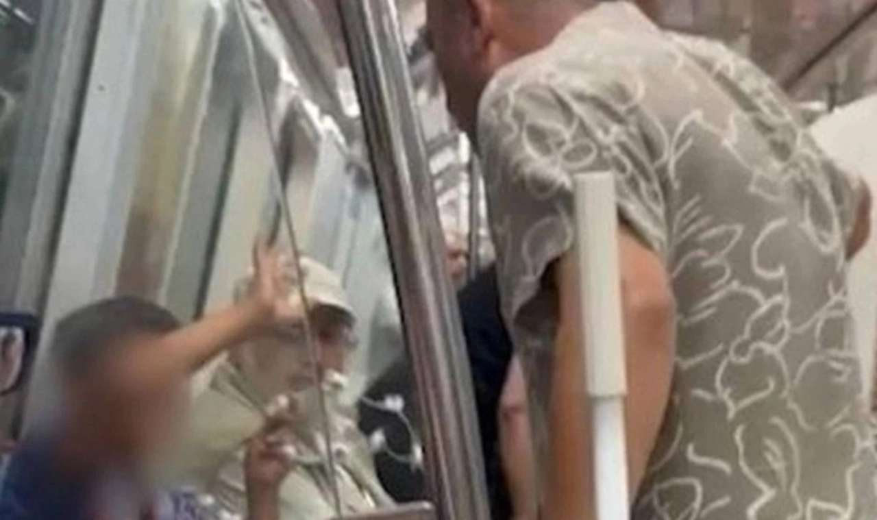 Adalet Bakanı açıkladı: Metroda çocuğa saldıran şahıs tutuklandı