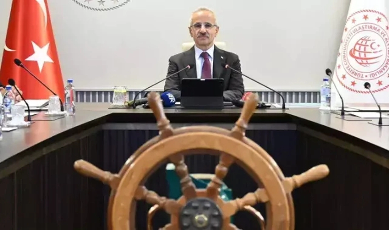 Bakan Uraloğlu açıkladı... Artık denize açılmak daha kolay