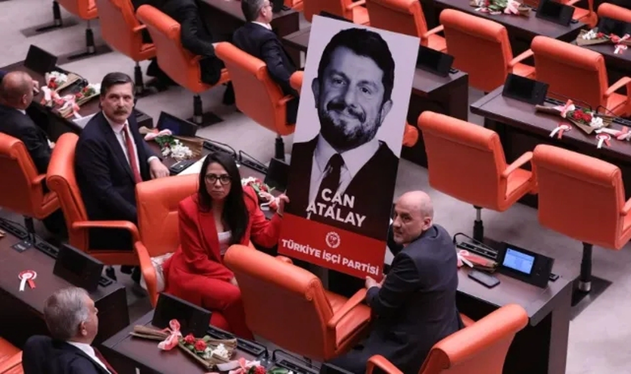 Can Atalay, Ahmet Şık'a yapılan saldırıyı izlerken yayın kesildi