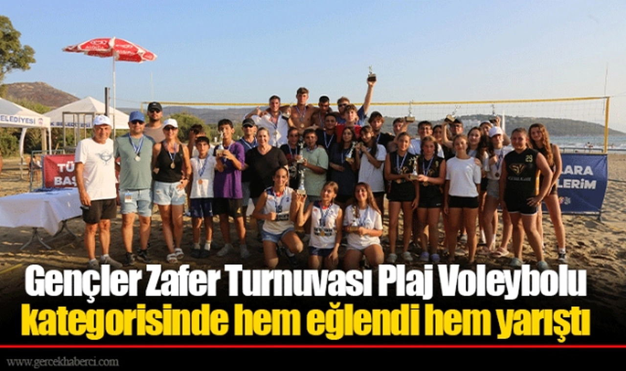 Gençler Zafer Turnuvası Plaj Voleybolu kategorisinde hem eğlendi hem yarıştı