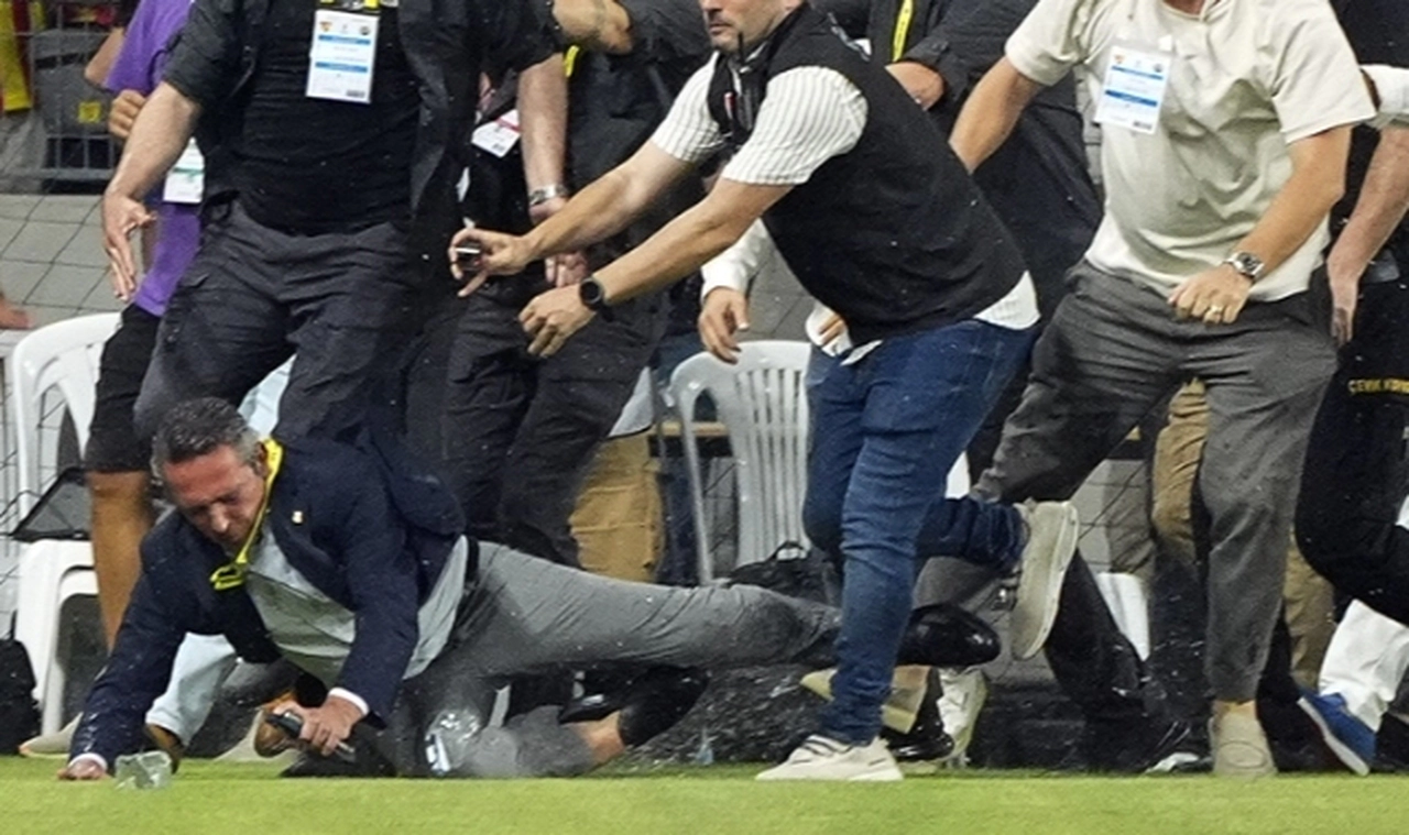 Göztepe Onursal Başkanı Mehmet Sepil'den Fenerbahçe maçında yaşanan olaylara ilişkin açıklama