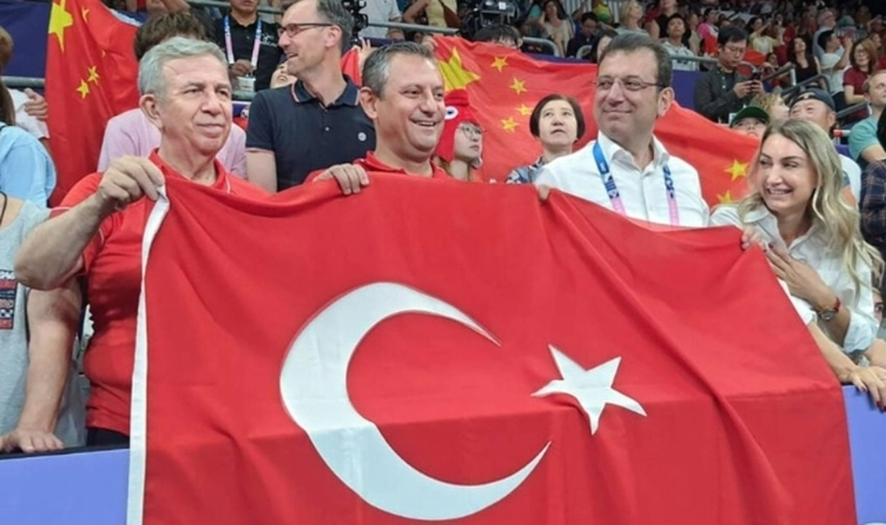 Mansur Yavaş'tan Paris Açıklaması: Harcamalarımı Kendi Cebimden Yaptım