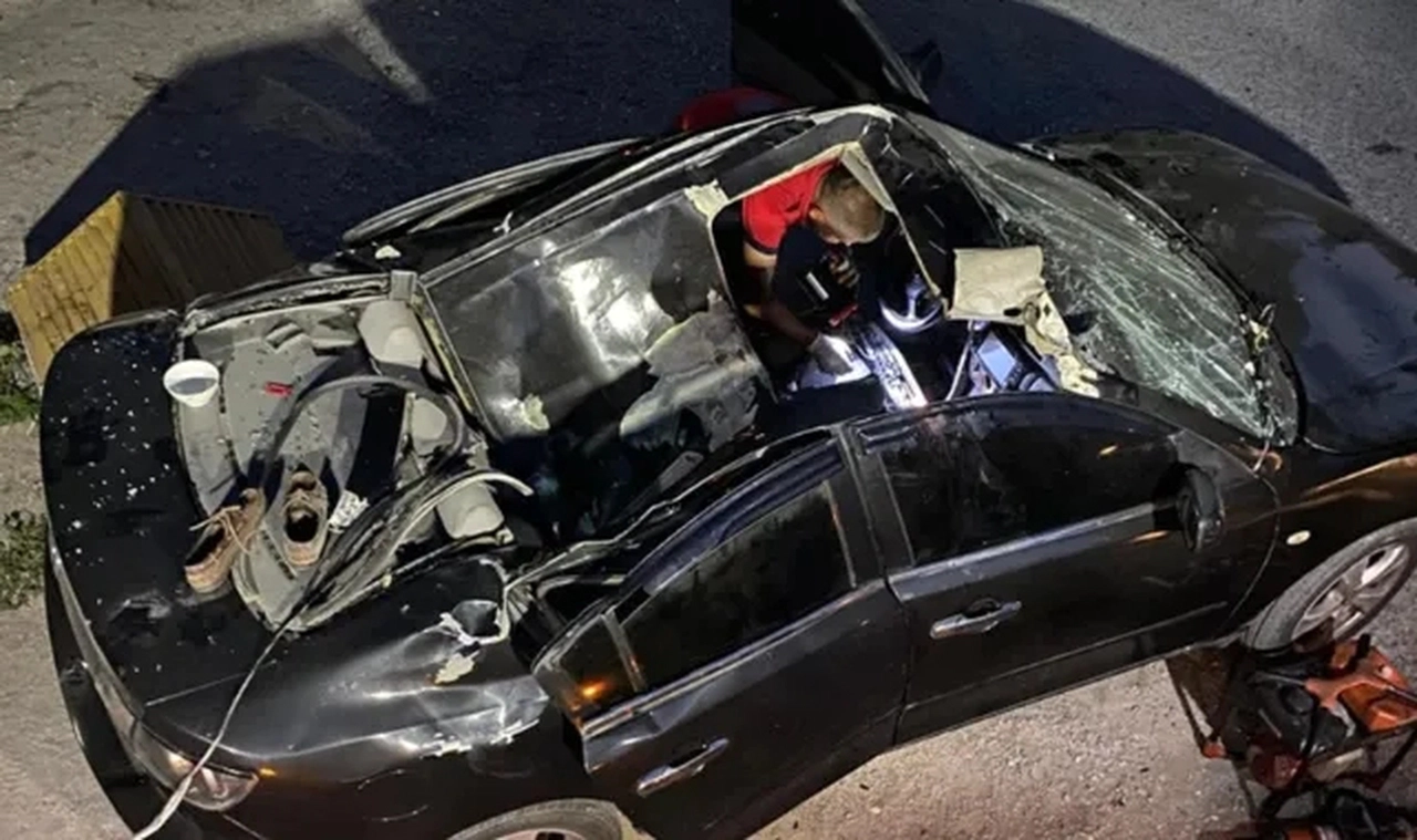 Mersin'de korkunç ölüm: 21. kattan otomobilin üzerine düştü