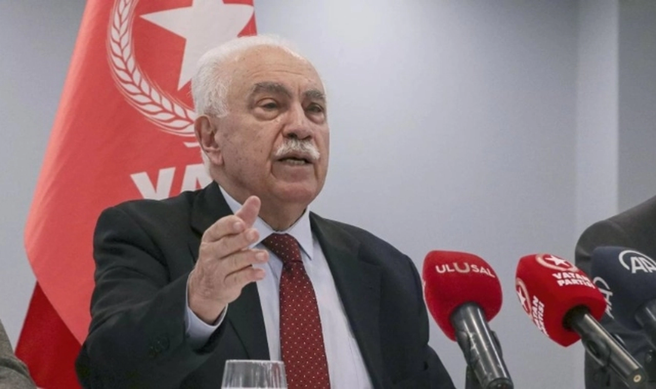 Vatan Partisi Genel Başkanı Perinçek'ten 'Instagram' açıklaması: 'Milli devlete yakışan budur'