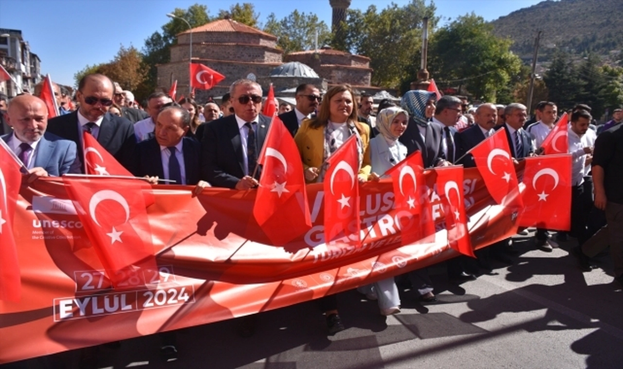 Aile ve Sosyal Hizmetler Bakanı Göktaş, 6. Uluslararası Gastro Afyon Turizm ve Lezzet Festivalinin açılışında konuştu: