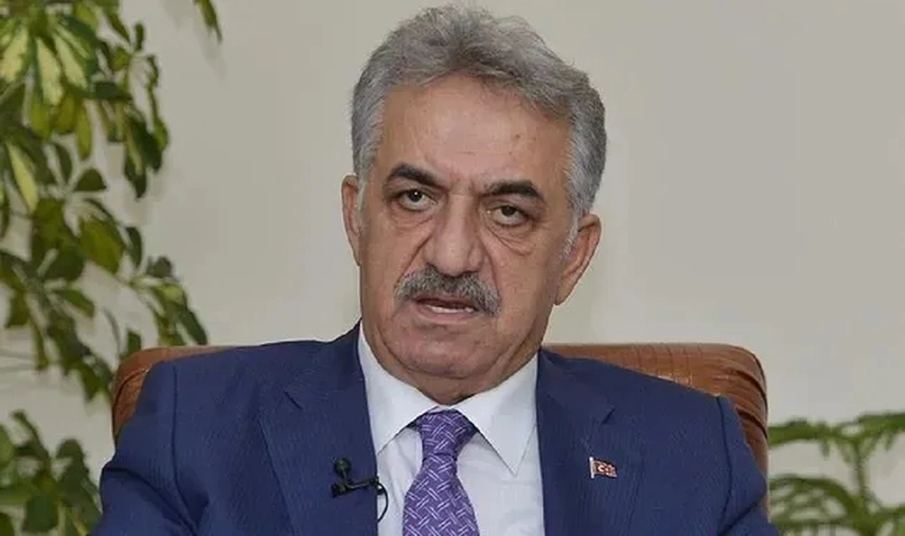 AK Partili Hayati Yazıcı: 'Muhalefet yok, AK Parti kendisiyle yarışıyor'