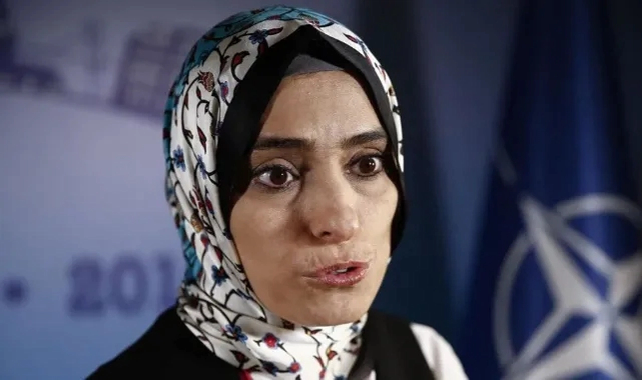 AK Partili Zehra Taşkesenlioğlu'ndan Sahte Faturayla Vergi Kaçakçılığı