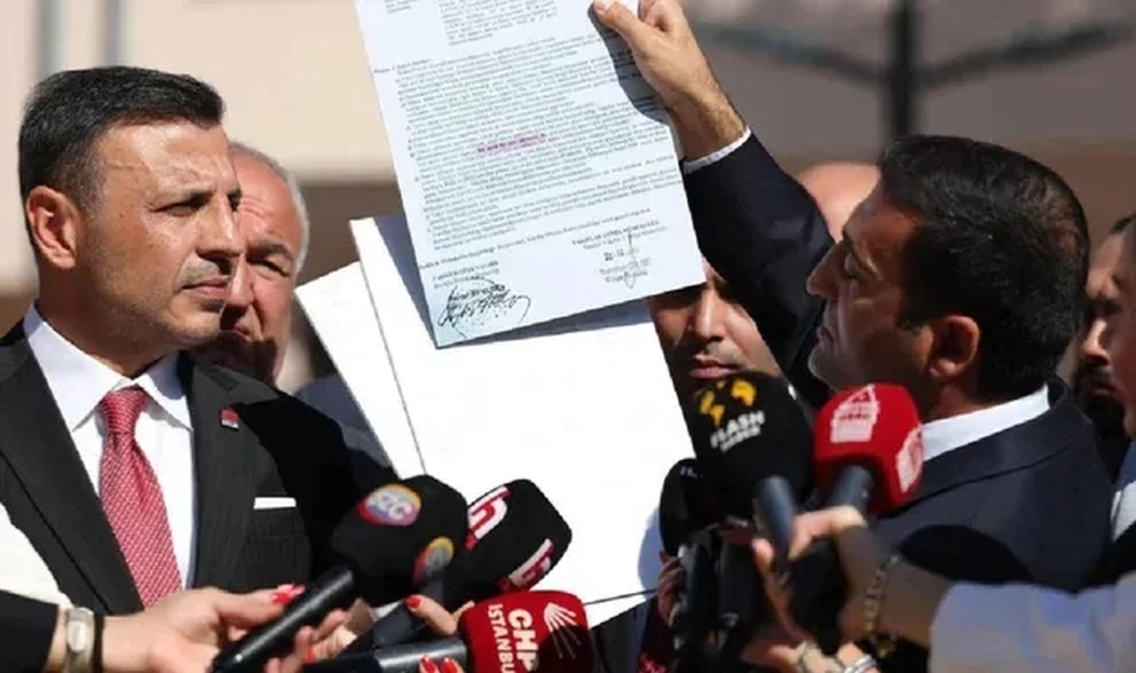 Beyoğlu Belediyesi'nin Terra Santa binasından tahliye edilmesine CHP'den tepki