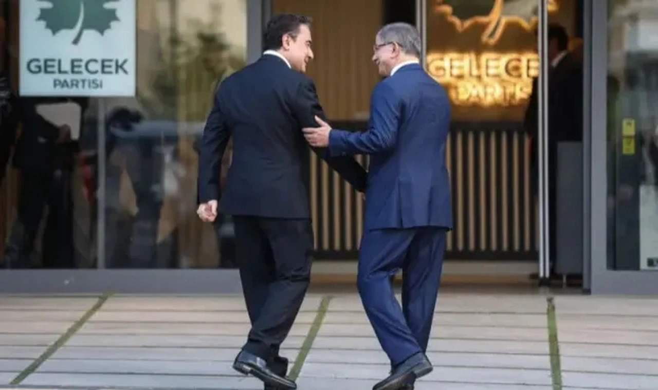 DEVA ve Gelecek birleşme görüşmeleri liderler düzeyine taşındı: Hangi formüller tartışılıyor?