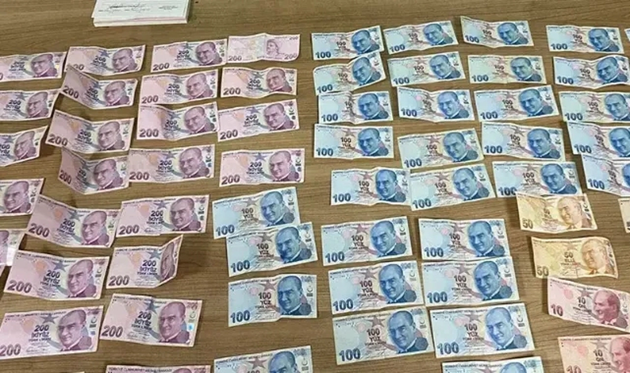 Dilencinin üzerinden çıkan para şoke etti
