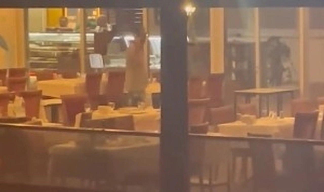 İşten Çıkarılan Eski Çalışan Restorana Silahlı Baskın Yaptı