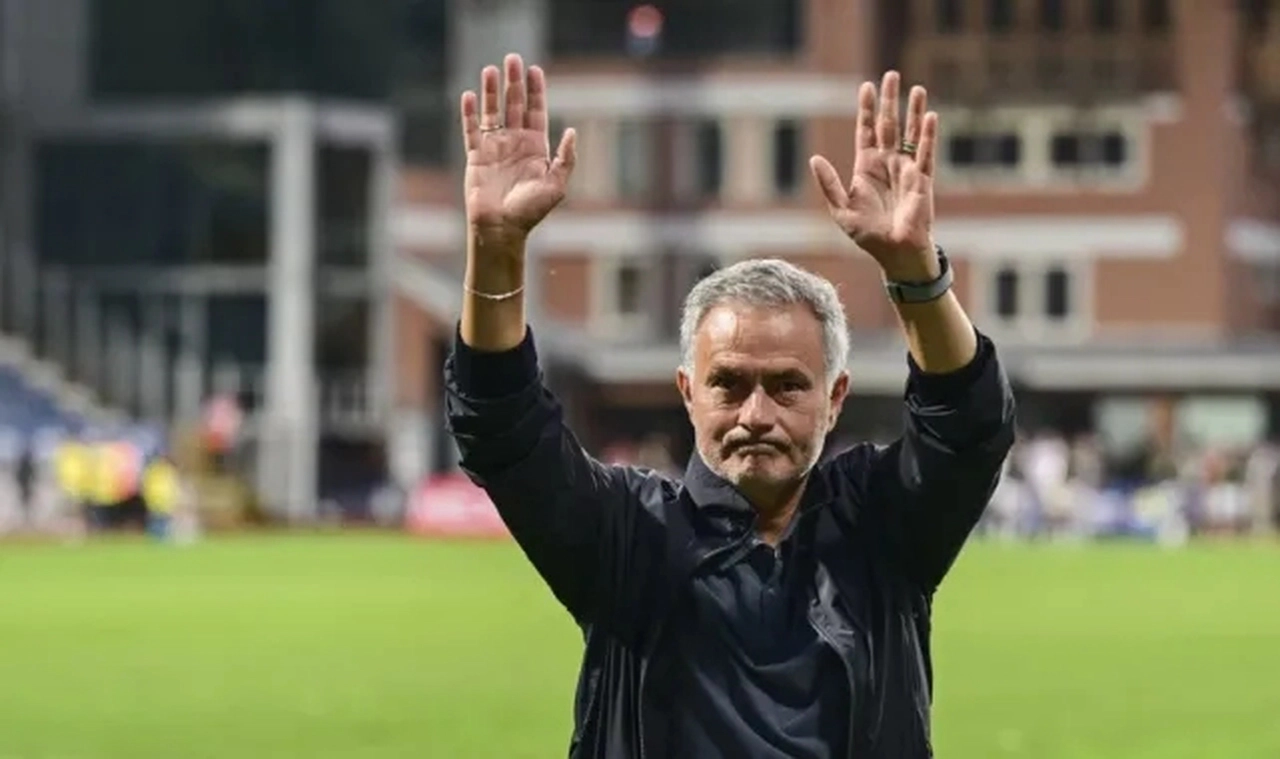 Jose Mourinho: 'Okan Buruk'un hakemle arkadaş olduğunu bilmiyordum'