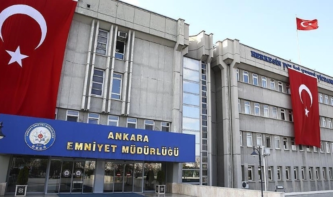 Soylu’nun ekibinde yer alan eski Ankara Emniyet Müdürü Servet Yılmaz’ın iki yardımcısı ihraç edildi