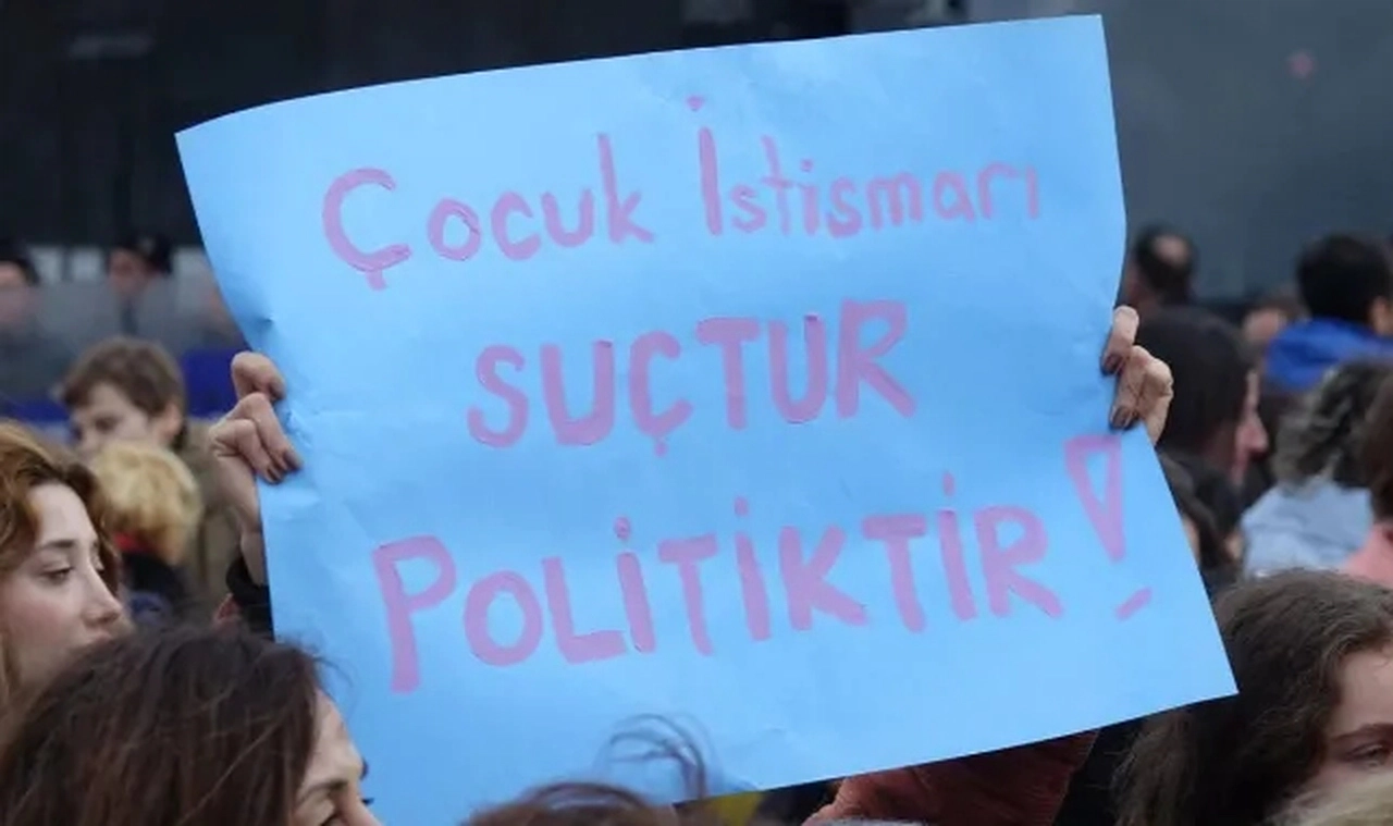 7 kız çocuğuna 'cinsel istismar' iddiası: Kadın kuaförü tutuklandı
