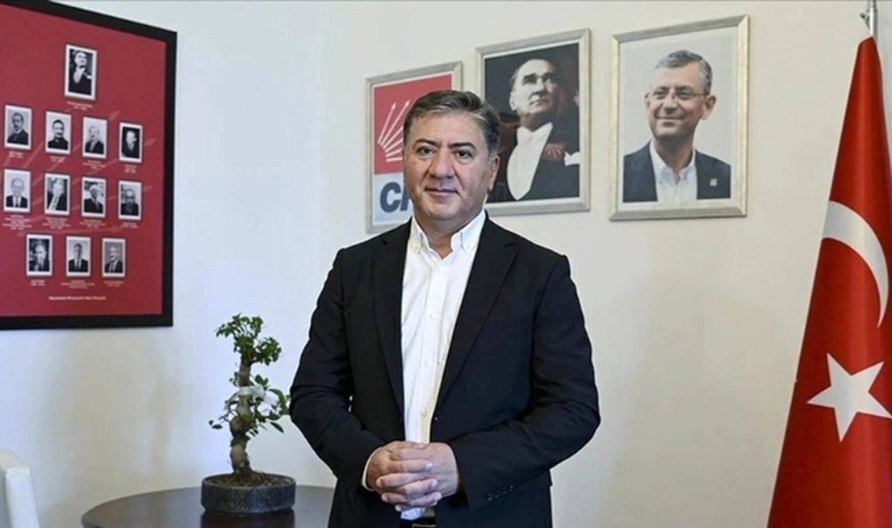 CHP'li Murat Emir, Savunma Sanayi’ndeki maaş alan isimleri açıkladı