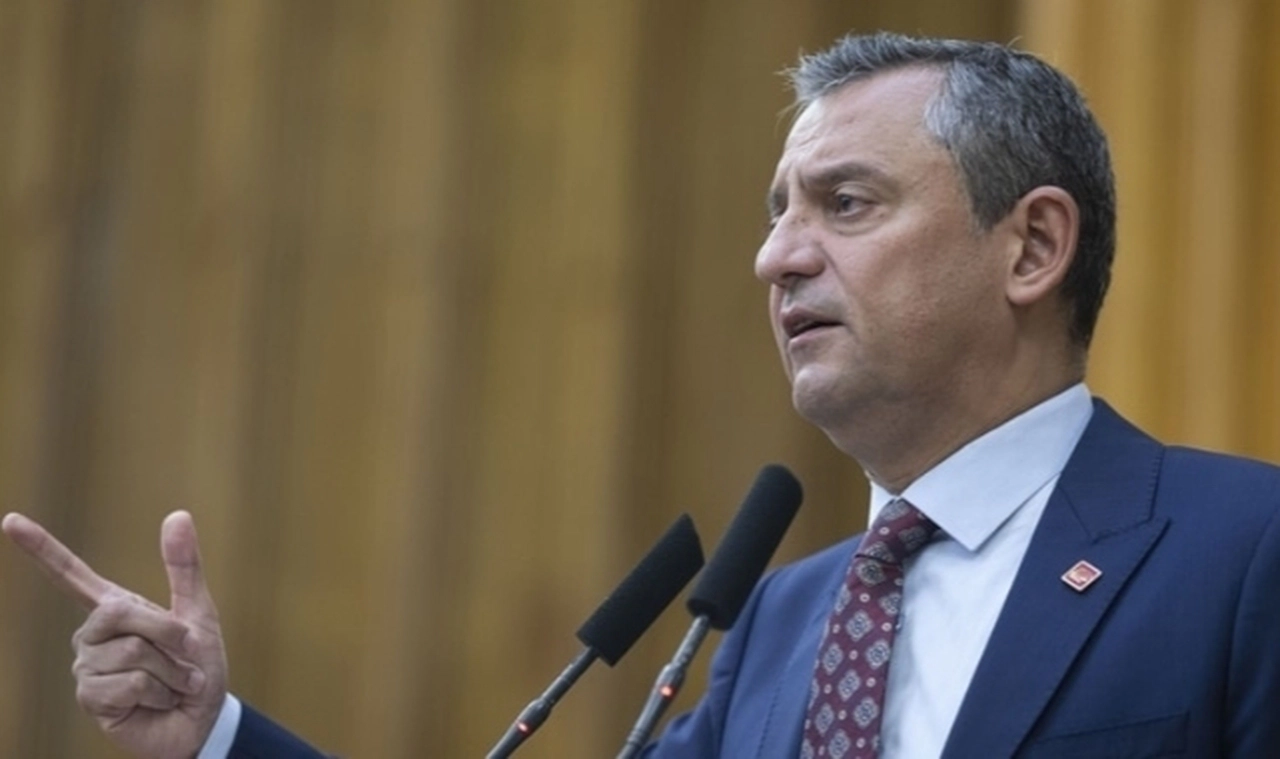 CHP lideri Özel'den Erdoğan'a 'Lübnan' tepkisi: 'Esad'la oturup sığınmacıları ülkelerine yollamasını bekliyorum'