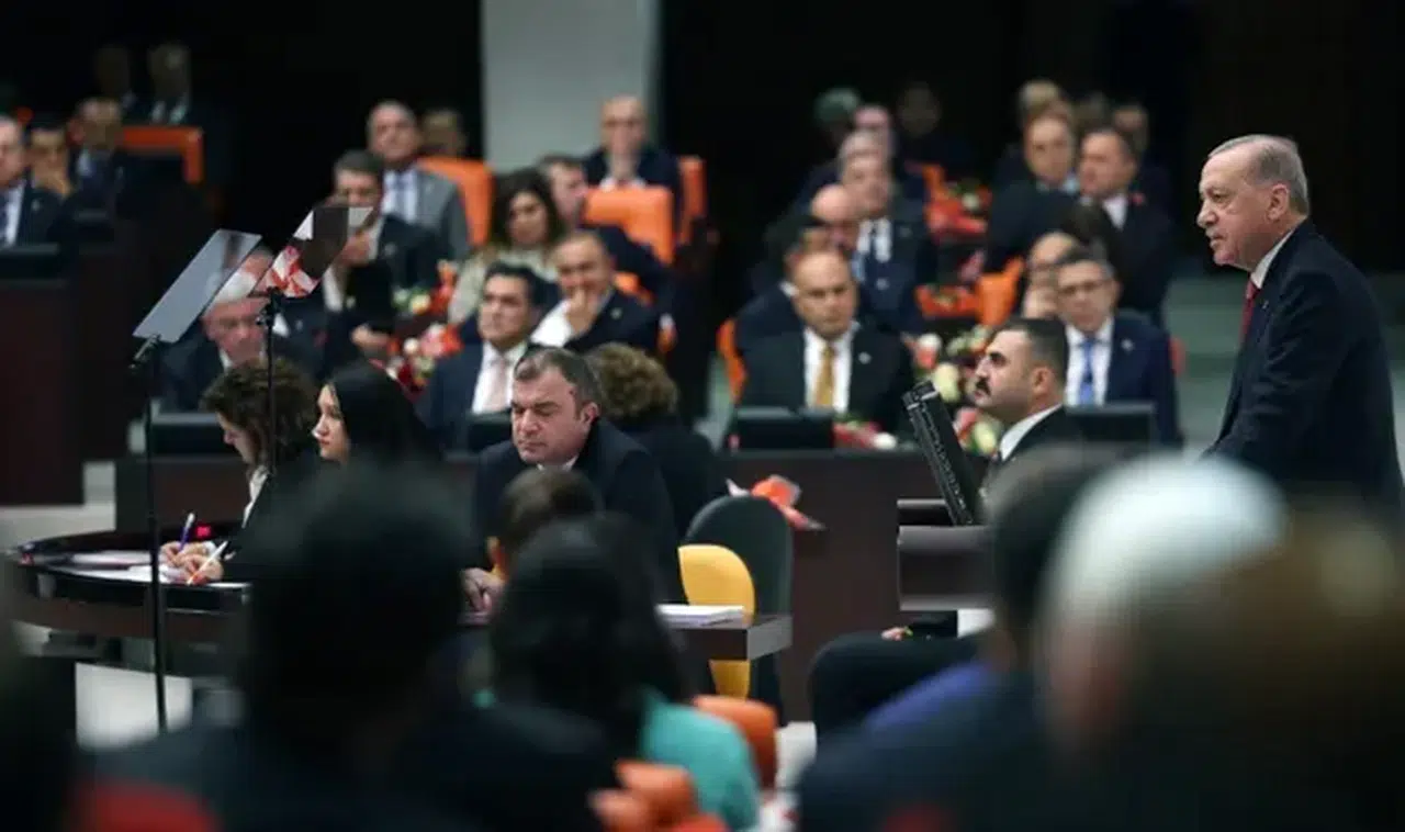 CHP'nin Erdoğan için ayağa kalkan vekilleri sosyal medyada ifşa edildi