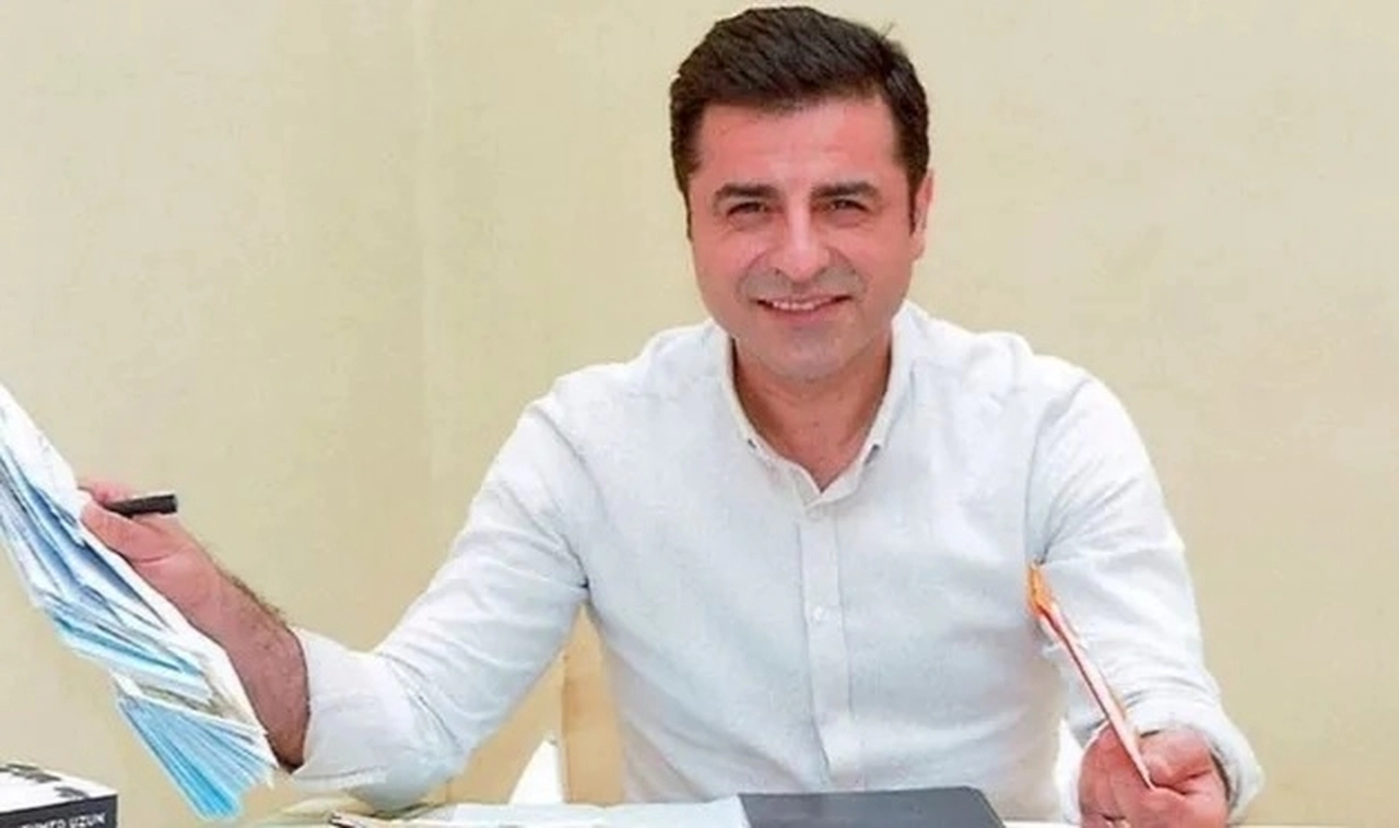 Demirtaş'tan TUSAŞ'a saldırı açıklaması: Barış isteyenlerin sesinin bu defa bastırılmasına izin vermeyeceğiz