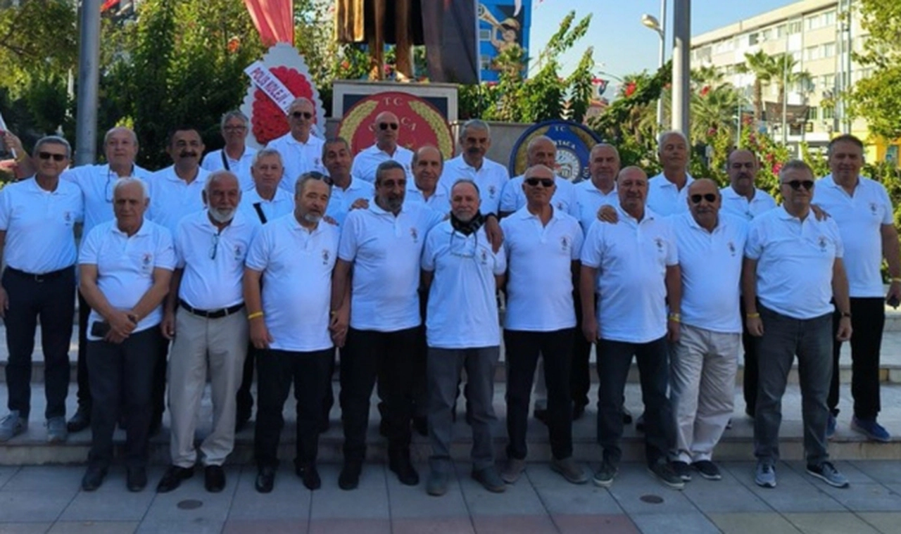 Emekli Emniyet Müdürlerinin Cumhuriyet Bayramı kutlaması
