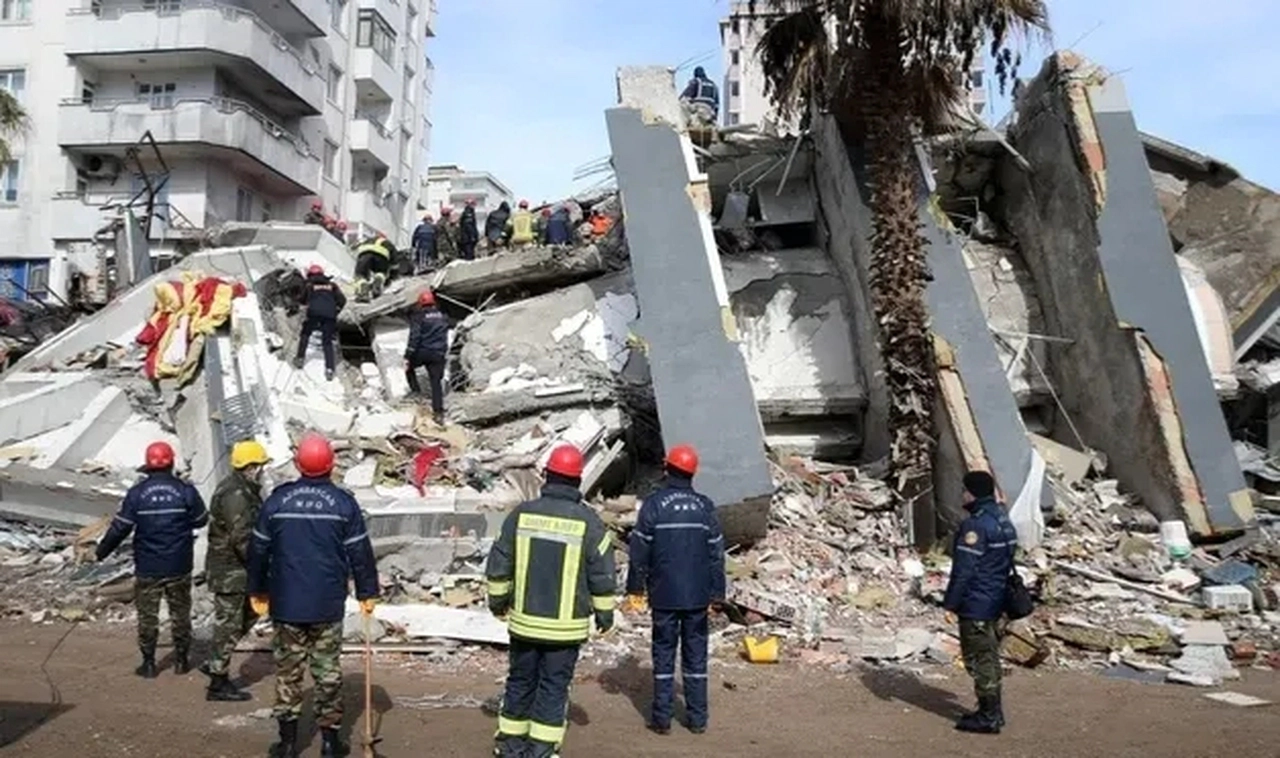 Ezgi Apartmanı için 7 kamu görevlisine dava: 'Görevi ihmal ettiler'