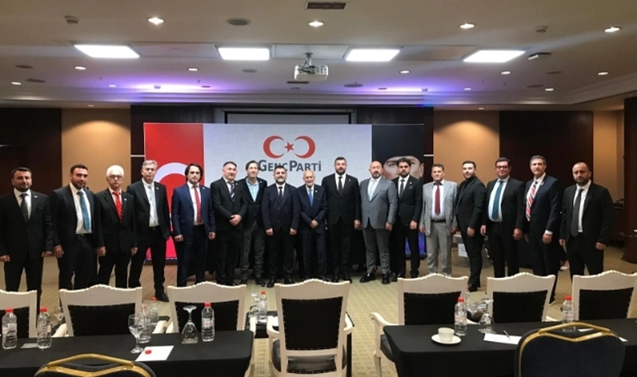 Genç Parti'de Yeni Dönem: Burçin Şahindur Genel Başkan Seçildi
