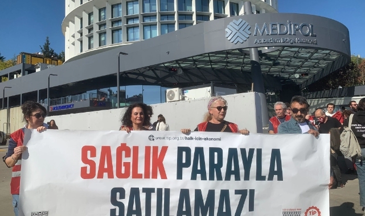 TİP, Yenidoğan Skandalı'nda Adı Geçen Hastane Önünde Eylem Düzenledi