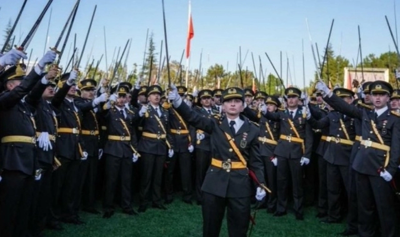 52 barodan TSK'dan ihracı istenen teğmenler için açıklama