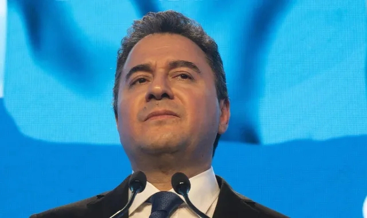 Ali Babacan: DEVA Partisi'nin Cumhurbaşkanı adayıyım