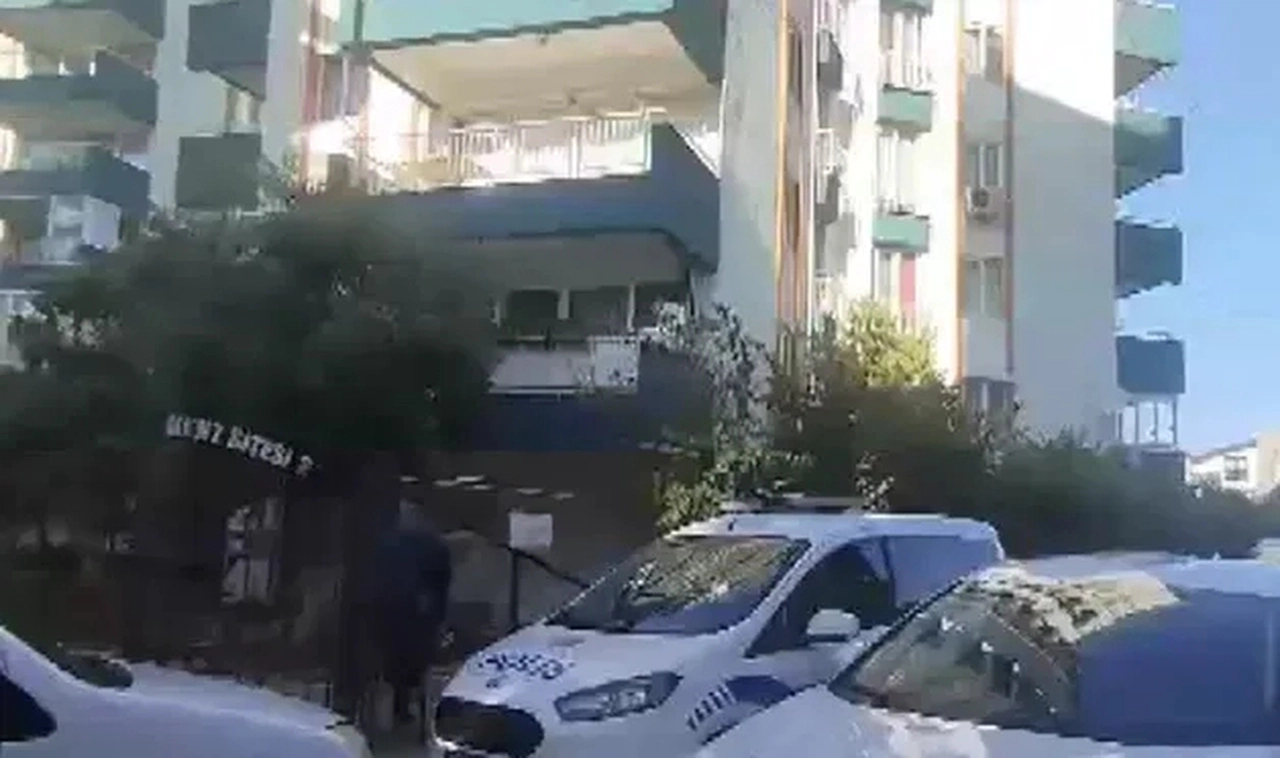 İzmir'in ardından bu kez de Antalya'da 3 kardeş apartman dairesinde ölü bulundu