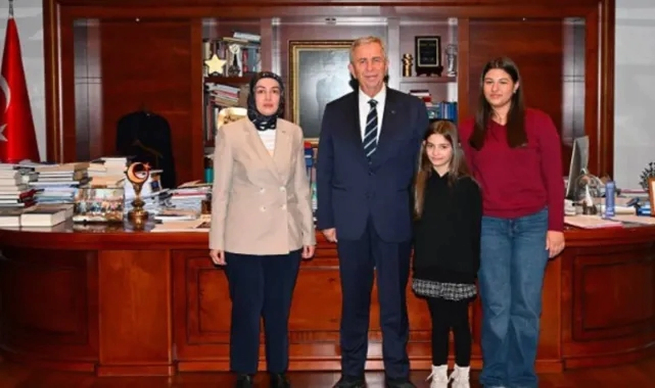 Ayşe Ateş'ten Mansur Yavaş'a ziyaret