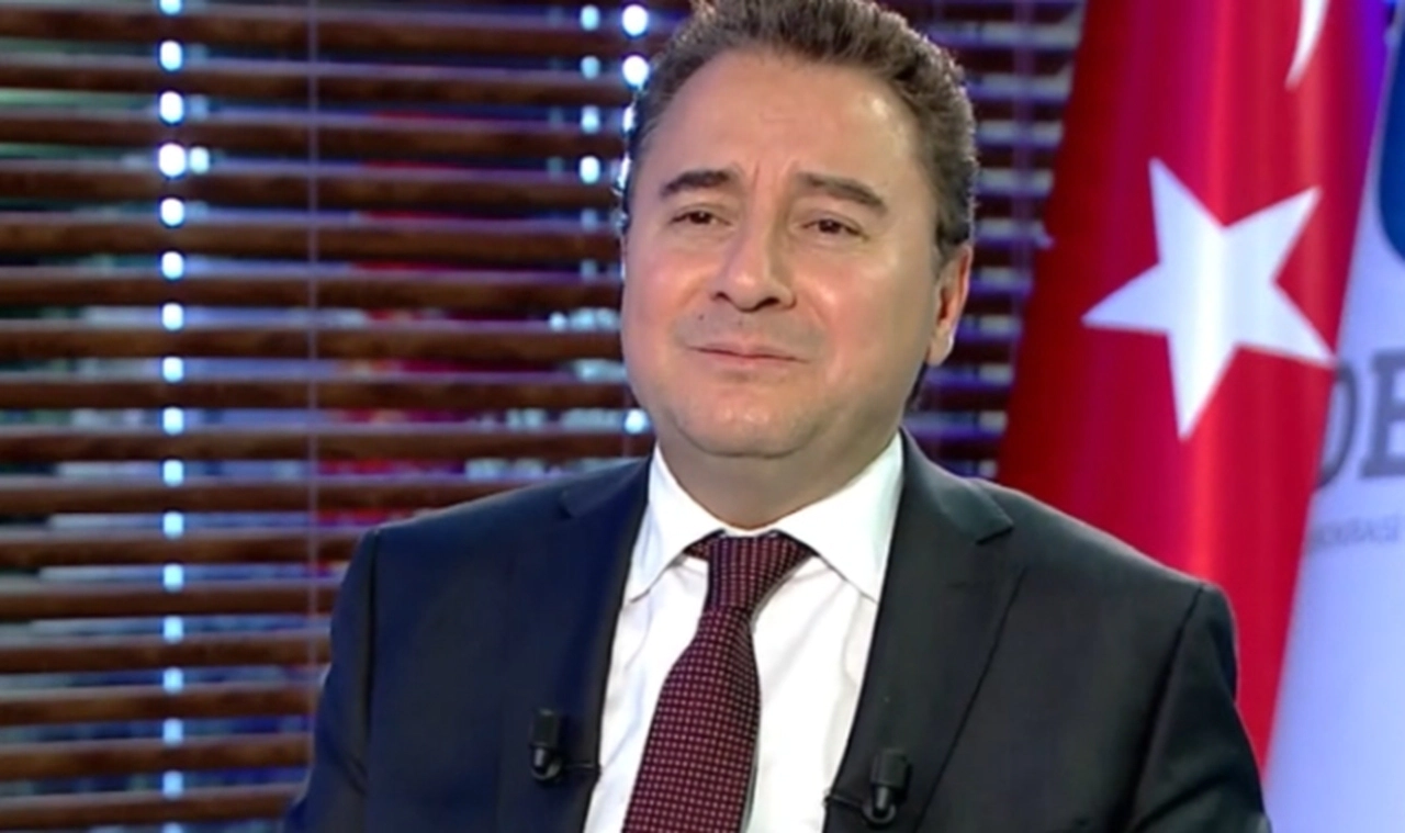 Babacan: Azerbaycan'daki COP toplantısına Erdoğan'la birlikte 1860 kişi gitti