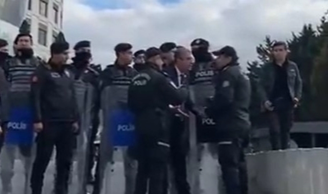 CHP Milletvekili Gökhan Günaydın'a polis engeli: 'Milletvekiline değil sınıra barikat'