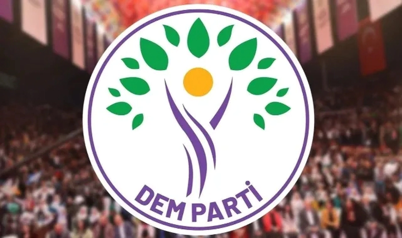 DEM Parti Eş Başkanları Öcalan ile görüşmek için başvuru yapacak: "Barış sürecine katkı sunmak istiyoruz"