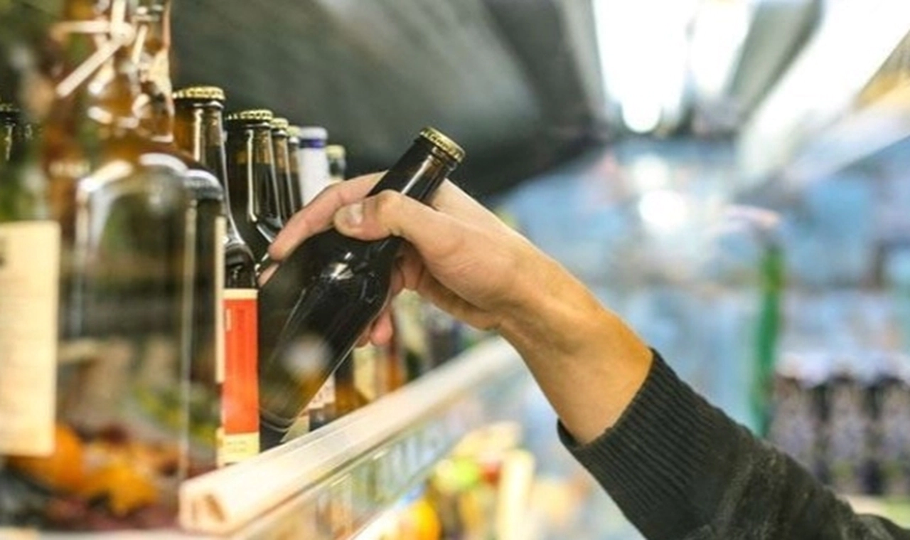 Devletin Alkol Politikalarını İzleme Platformu, yeni yılda alkollü içkilere ÖTV zammı gelmemesi için imza kampanyası başlattı
