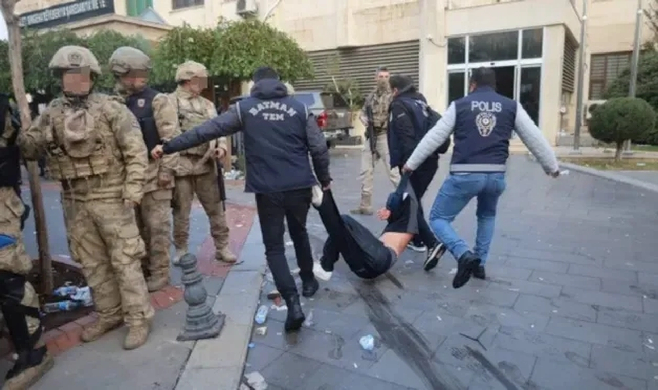 Emniyet'ten kayyım açıklaması: Komploları kuranlar hak ettikleri karşılığı göreceklerdir